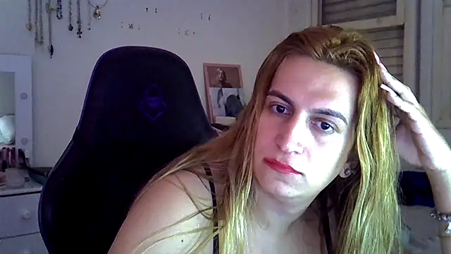 Snapshot of luizacandy chatting on 13, 7, 2026 luizacandy online show from 13, 7, 2026