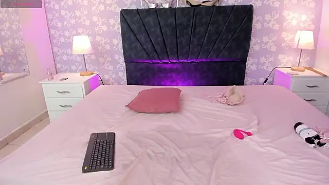 Snapshot of BritneySweet_ chatting on 3, 2, 2026 BritneySweet online show from 3, 2, 2026