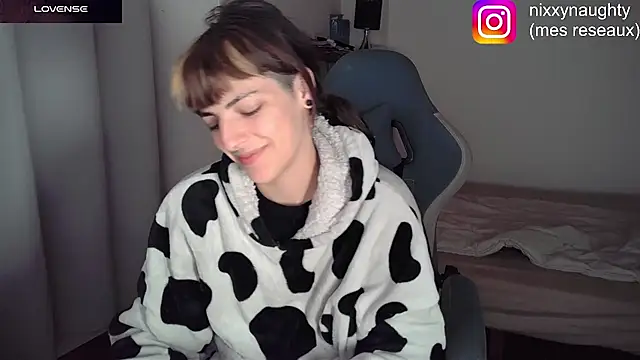 Nixxy naughty online show from 5, 2, 2025