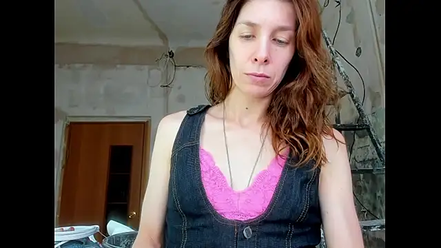 Snapshot of YourSuperModel chatting on 1, 7, 2026 YourSuperModel online show from 1, 7, 2026