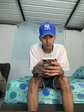 ValenSuarez25 online show from 21, 6, 2026