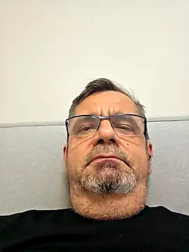 axecoman60 online show from 4, 12, 2025