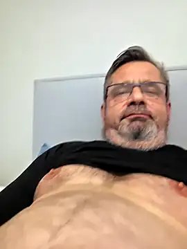 Snapshot of axecoman60 chatting on 17, 2, 2026 axecoman60 online show from 17, 2, 2026