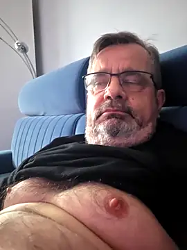 Snapshot of axecoman60 chatting on 5, 2, 2026 axecoman60 online show from 5, 2, 2026