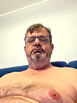 Snapshot of axecoman60 chatting on 6, 5, 2026 axecoman60 online show from 6, 5, 2026