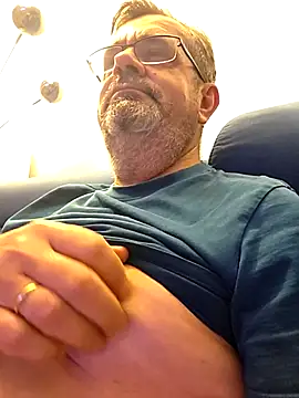 axecoman60 online show from 13, 12, 2025