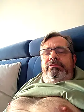 Snapshot of axecoman60 chatting on 2, 6, 2026 axecoman60 online show from 2, 6, 2026