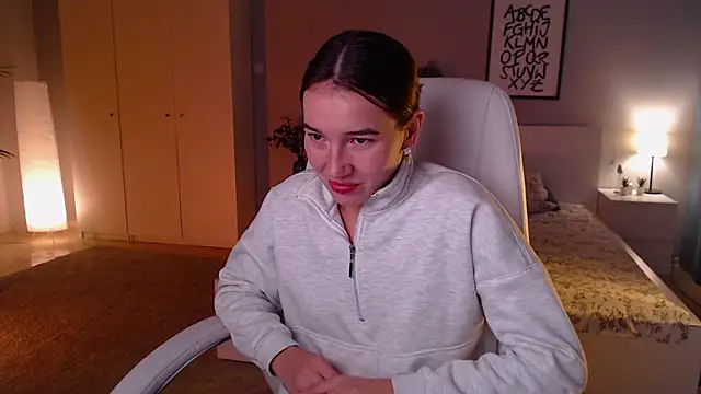 Bellla Haddid online show from 12, 10, 2025