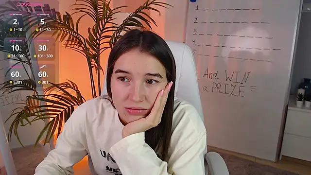 Bellla Haddid online show from 7, 11, 2025