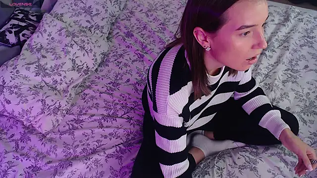 Bellla Haddid online show from 16, 10, 2025