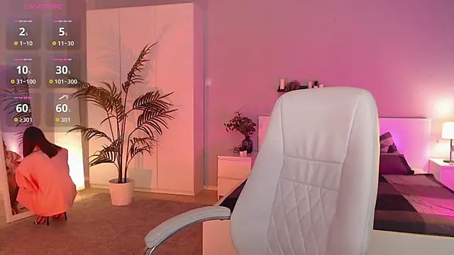 Bellla Haddid online show from 9, 9, 2025