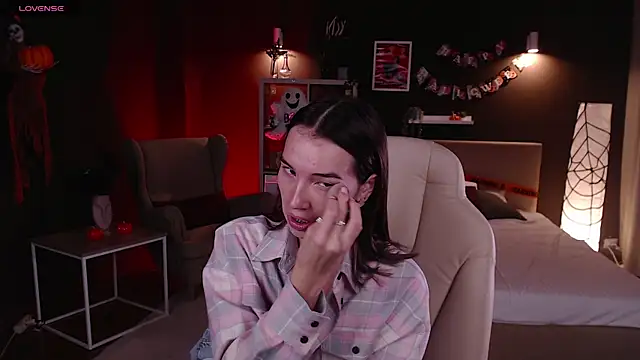 Bellla Haddid online show from 23, 10, 2025