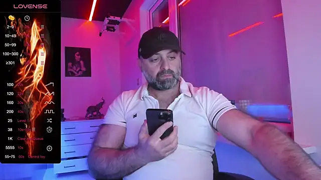 Snapshot of MAGABEAR077 chatting on 28, 5, 2026 MAGABEAR077 online show from 28, 5, 2026