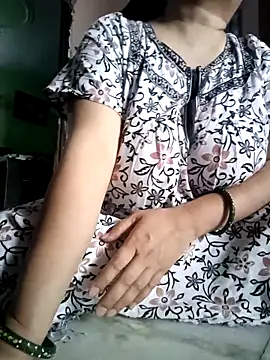 Kavya kapoor online show from 4, 4, 2026