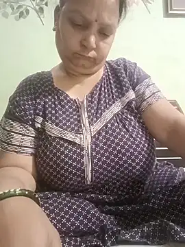 Snapshot of Kavya_kapoor chatting on 12, 6, 2026 Kavya kapoor online show from 12, 6, 2026