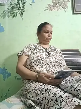 Snapshot of Kavya_kapoor chatting on 17, 6, 2026 Kavya kapoor online show from 17, 6, 2026