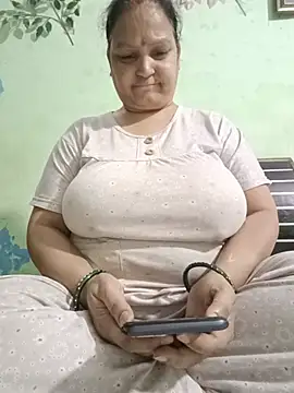 Snapshot of Kavya_kapoor chatting on 15, 6, 2026 Kavya kapoor online show from 15, 6, 2026