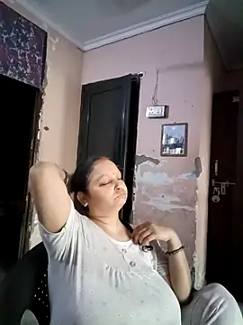 Kavya kapoor online show from 10, 5, 2026