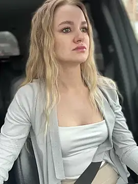 Snapshot of Devill_Angel_ chatting on 5, 3, 2025 Devill Angel online show from 5, 3, 2025