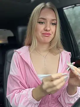 Snapshot of Devill_Angel_ chatting on 6, 11, 2025 Devill Angel online show from 6, 11, 2025