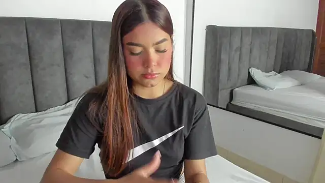 Rose Evans   online show from 22, 2, 2025