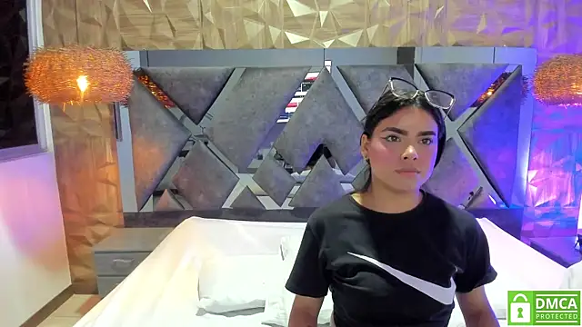 Rose Evans   online show from 12, 11, 2025