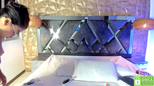 Rose Evans   online show from 11, 11, 2025