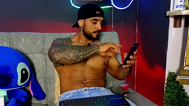 Snapshot of ERIC_HARRISON chatting on 10, 2, 2026 ERIC HARRISON online show from 10, 2, 2026