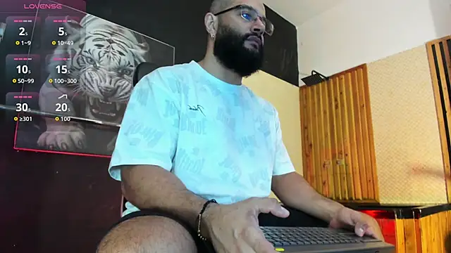 Snapshot of Luke__09 chatting on 12, 6, 2026 Luke 09 online show from 12, 6, 2026