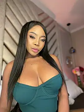 Snapshot of Lola_King chatting on 8, 7, 2026 Lola King online show from 8, 7, 2026