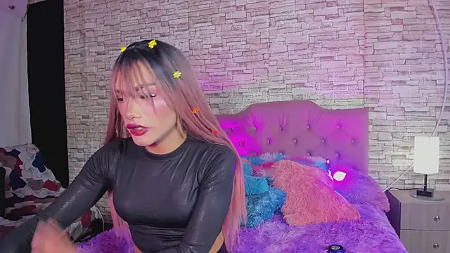 Snapshot of kitty_queen10 chatting on 21, 10, 2025 kitty queen10 online show from 21, 10, 2025