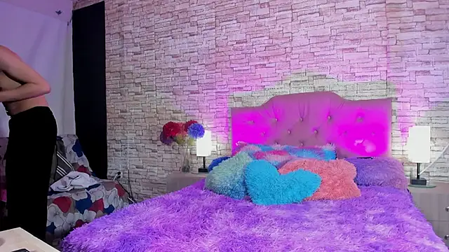 Snapshot of kitty_queen10 chatting on 18, 10, 2025 kitty queen10 online show from 18, 10, 2025