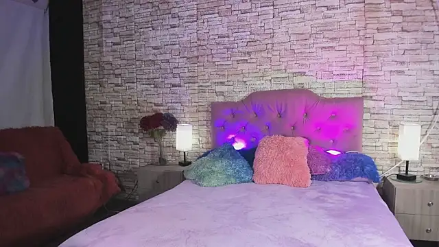 Snapshot of kitty_queen10 chatting on 12, 11, 2025 kitty queen10 online show from 12, 11, 2025