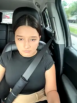 Snapshot of littlemelodi18 chatting on 6, 10, 2025 littlemelodi18 online show from 6, 10, 2025