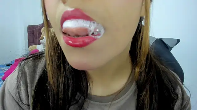 veky saliva01 online show from 18, 2, 2025