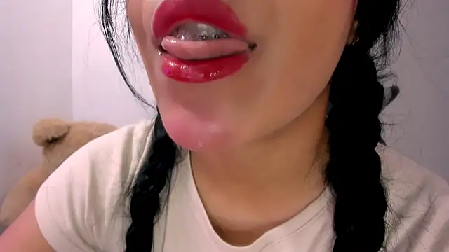 veky saliva01 online show from 23, 9, 2025