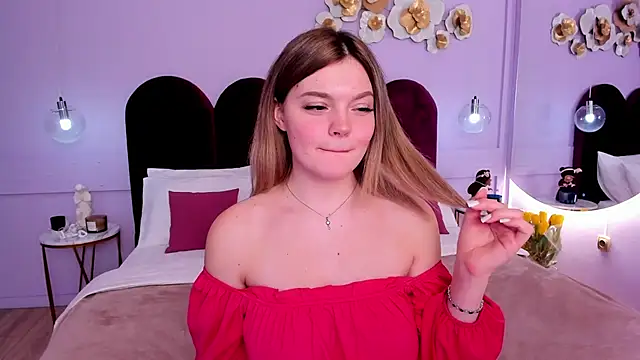 ZaraBloom online show from 9, 3, 2025