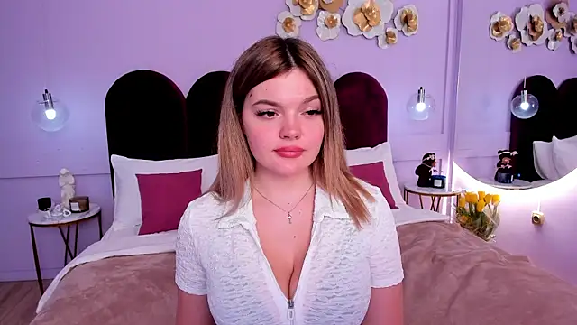 ZaraBloom online show from 9, 3, 2025