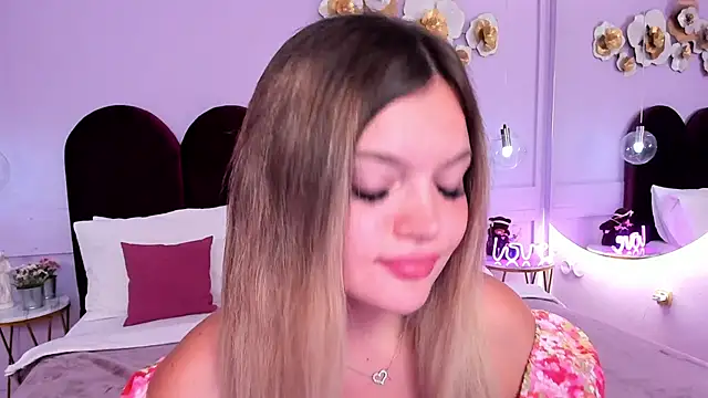 ZaraBloom online show from 10, 9, 2025