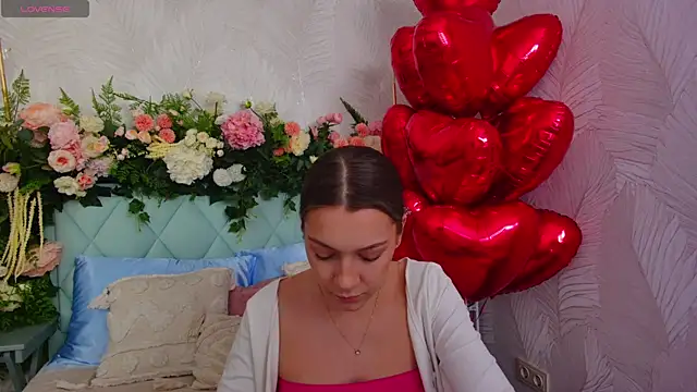 Snapshot of AliceBrayan chatting on 5, 2, 2026 AliceBrayan online show from 5, 2, 2026