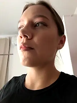 Snapshot of AliceBrayan chatting on 3, 10, 2025 AliceBrayan online show from 3, 10, 2025