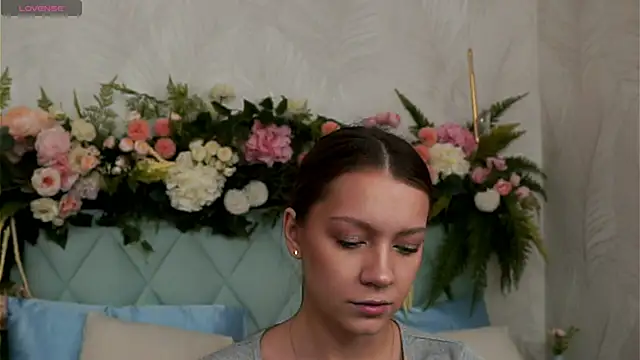 AliceBrayan online show from 3, 3, 2026