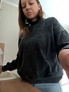 Snapshot of AliceBrayan chatting on 15, 9, 2025 AliceBrayan online show from 15, 9, 2025