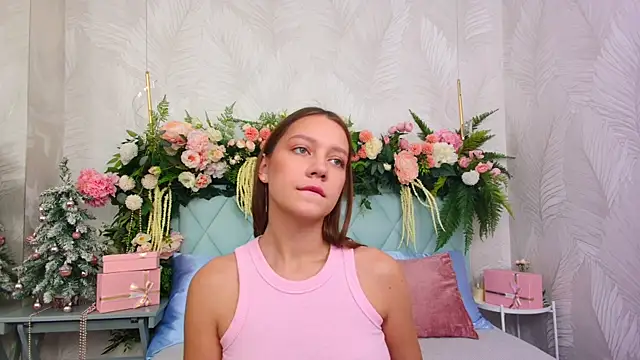 Snapshot of AliceBrayan chatting on 19, 12, 2025 AliceBrayan online show from 19, 12, 2025