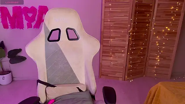 Miss Mia Murr online show from 12, 9, 2025