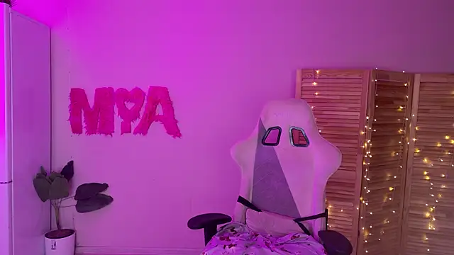 Miss Mia Murr online show from 11, 10, 2025