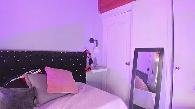 Ghosty Doll online show from 5, 11, 2025