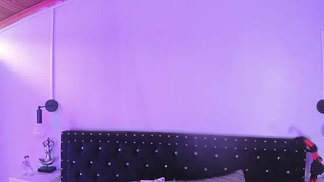 Ghosty Doll online show from 6, 11, 2025