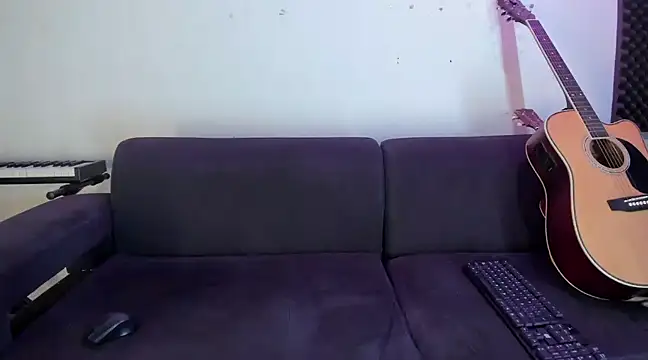 Henrikk senn online show from 23, 12, 2024