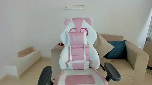 Charlotte cowell sub1  online show from 15, 9, 2025